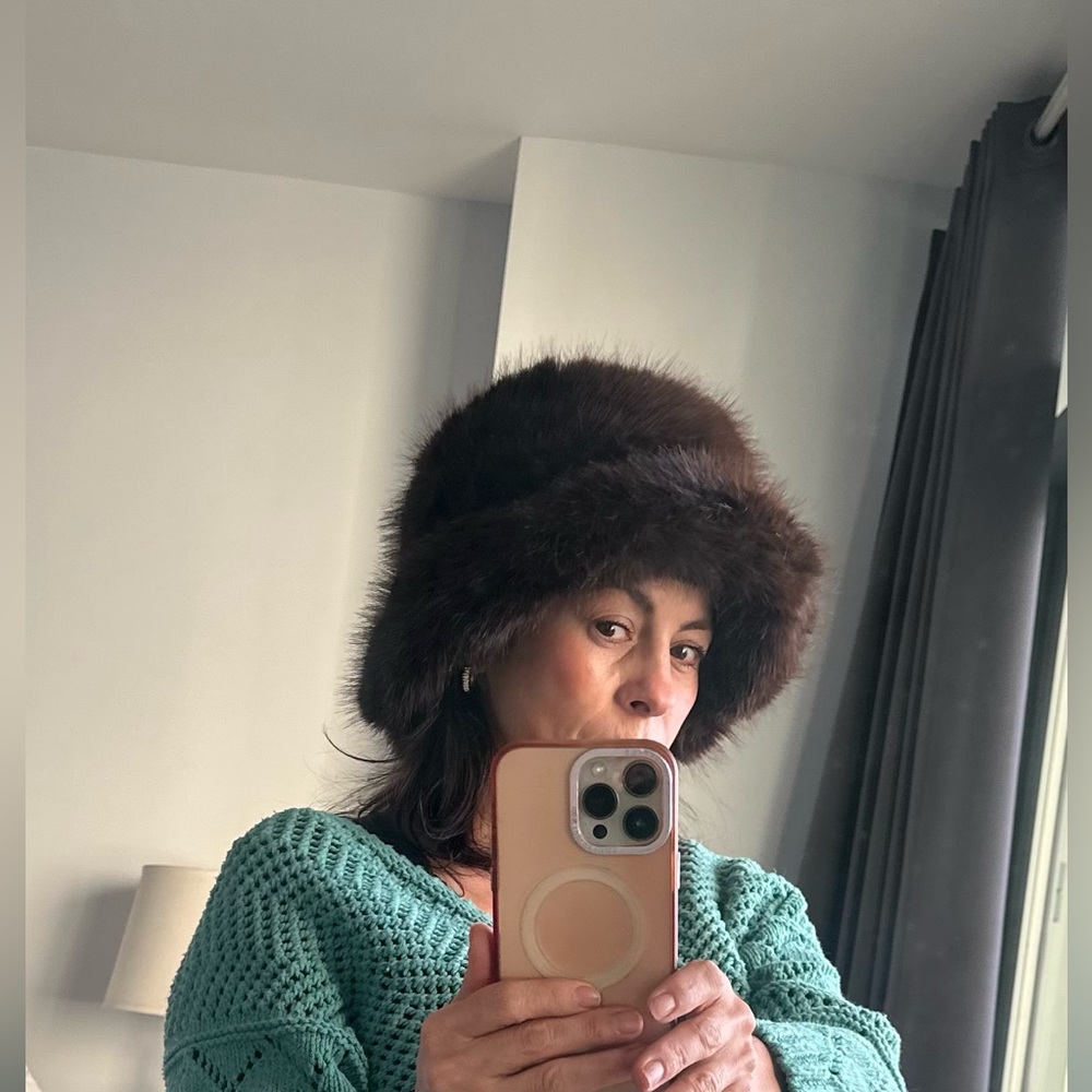 Luxurious Black Faux Fur Women's Hat - Picture 9 of 10